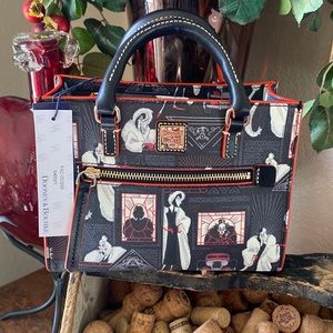 NWT Dooney & Bourke Cruella crossbody